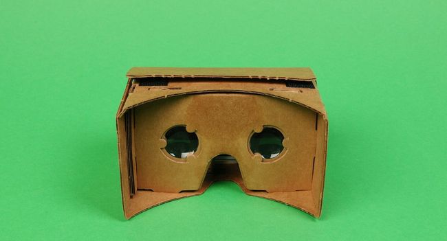 Місяць тому ми   писали   про Google Cardboard - дуже цікавий проект Google, який дозволить кожному бажаючому з «картону і паличок» склеїти справжні окуляри віртуальної реальності
