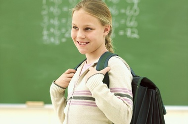 20 августа 2012, 10:06 Переглядів:   Найбільше по батьківській кишені б'є покупка для свого чада рюкзака і шкільної форми