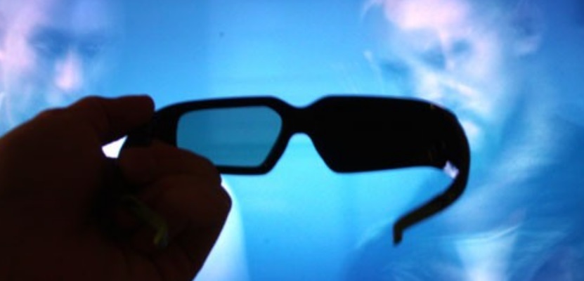 Замість світлофільтру, можна вставити в окуляри ЖК екрани замість стекол, додати батарейку і приймач для синхронізації з телевізором / проектором - отримаємо затворні окуляри