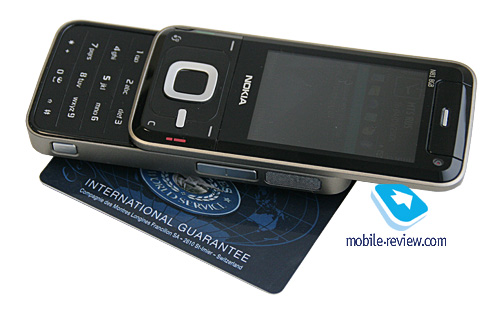 Щоб не створювати загрози Nokia N95 і Nokia N95 8 Гб, цей апарат позбавили GPS-приймача, але самі карти вклали, як і пам'ятку про те, що доступний зовнішній приймач від Nokia