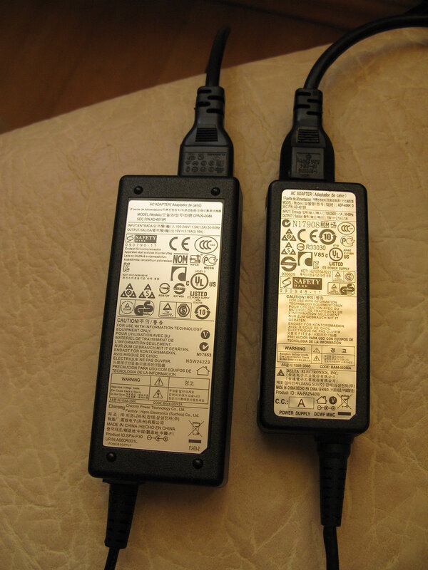 Праворуч - зарядка для   нетбука Samsung N-145