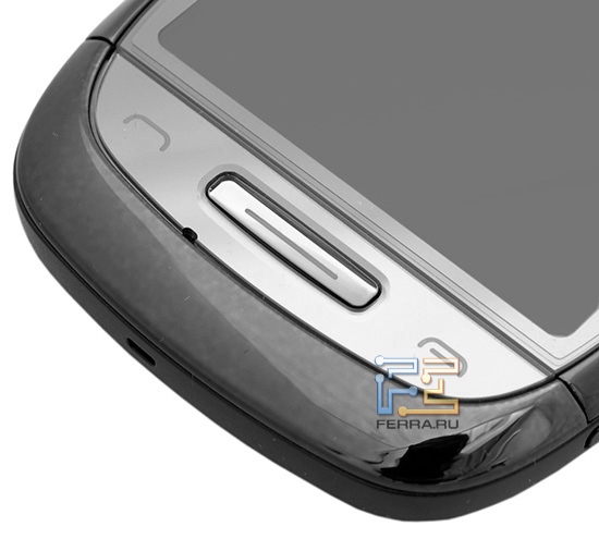 Апаратні кнопки під екраном Nokia C7