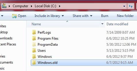 У тому випадку, якщо установка Windows 8 відбувалася в режимі оновлення, це означає, що на системному диску повинен бути присутнім каталог Windows