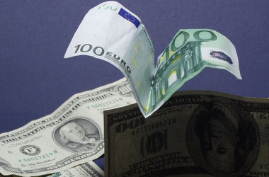 12 травня 2015 року, 10:40 Переглядів:   Євровалюта ослабла до долара