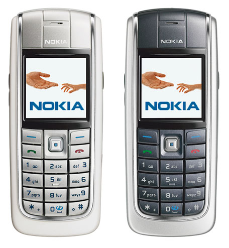Але спеціально підкреслю, що прямого запозичення дизайну в разі Nokia 6020 немає, це оригінальний дизайн від Nokia