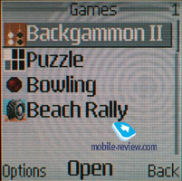 У телефоні 4 гри - BackGammon II (класичні нарди), Puzzle (гра на запам'ятовування), Bowling, Beach Rally